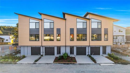 909 Vine Crt, Langford, BC, V9C2V8 | Card Image