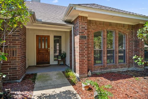 710 Cimarron Trl, Irving, TX, 75063-4405 | Card Image