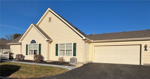 147 Village Ct, Columbiana, OH, 44408-9356 | Card Image