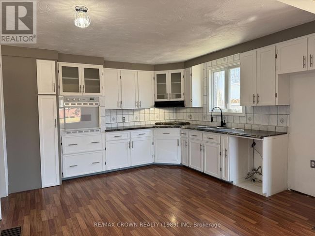 27 Ottawa St, House other with 3 bedrooms, 1 bathrooms and 3 parking in Kapuskasing ON | Image 9