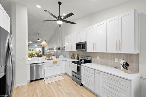 b242-8330 Ibis Cove Cir, NAPLES, FL, 34119-7732 | Card Image
