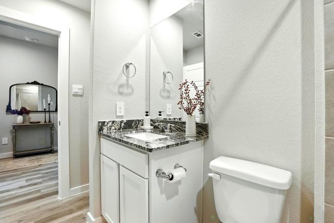 621 Little Spring Ct, House other with 4 bedrooms, 2 bathrooms and 2 parking in Anahuac TX | Image 33