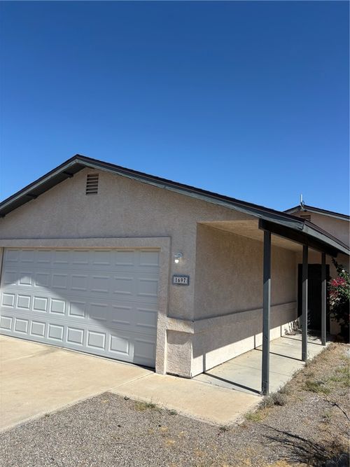 1697 Richardo Ave, Bullhead City, AZ, 86442-8081 | Card Image