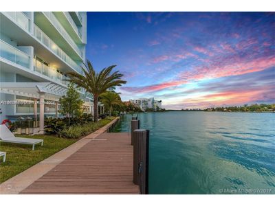 805 - 9821 E Bay Harbor Dr, Condo with 2 bedrooms, 2 bathrooms and null parking in Bay Harbor Islands FL | Image 2