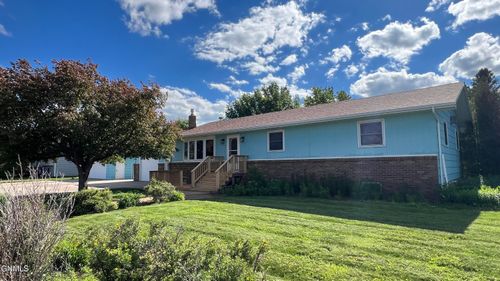 305 5th St Nw, South Heart, ND, 58655-9503 | Card Image