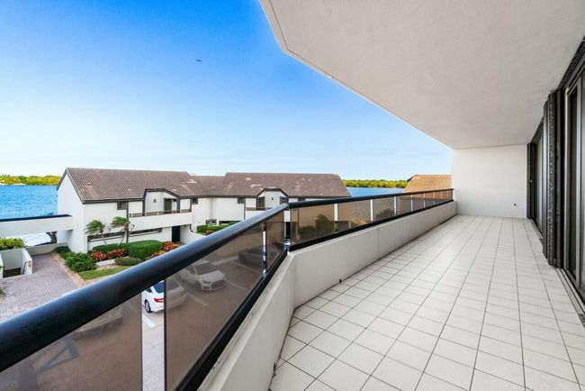 252 - 100 Lakeshore Drive, Condo with 3 bedrooms, 4 bathrooms and null parking in North Palm Beach FL | Image 35