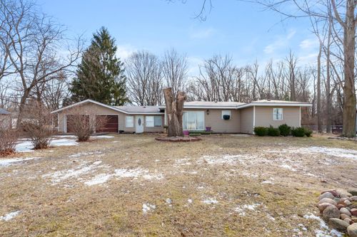 633 Oak, Athens, MI, 49011-9336 | Card Image