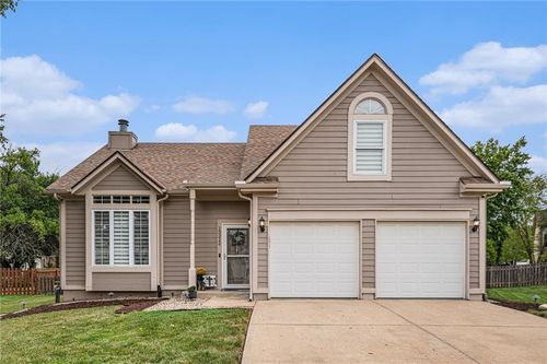 15212 Riley St, Overland Park, KS, 66223-3044 | Card Image