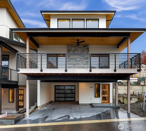 102 Riverwalk Dr, Lynden, WA, 98264-1402 | Card Image