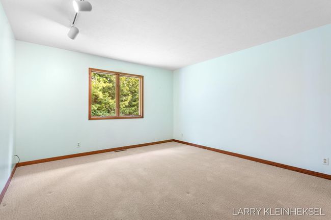 569 Appletree Dr, Condo with 3 bedrooms, 2 bathrooms and null parking in Holland MI | Image 19