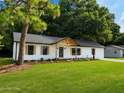 412 Sherwood Dr, Maryville, TN, 37801-4625 | Card Image
