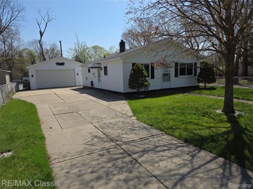 1072 Cloverlawn Drive, Pontiac, MI, 48340 | Card Image