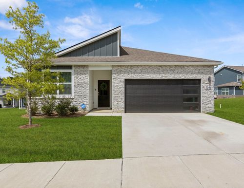 2053 Mackinac Bnd, Gallatin, TN, 37066-8070 | Card Image