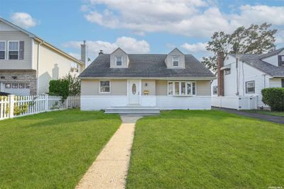 62 Alabama Avenue, House other with 4 bedrooms, 2 bathrooms and null parking in Hempstead NY | Image 1