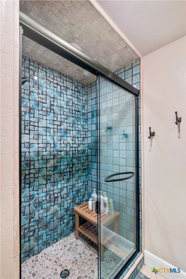 2133 W Maple St, House other with 4 bedrooms, 5 bathrooms and null parking in Port O Connor TX | Image 25