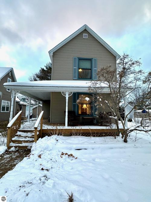 1224 S Union St, Traverse City, MI, 49684-4102 | Card Image