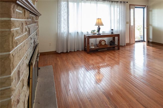 3880 Lamor Rd, House other with 3 bedrooms, 2 bathrooms and 2 parking in Hermitage PA | Image 5