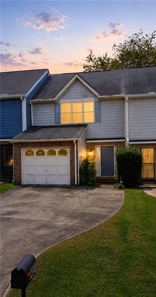 8007 Woodlake Dr, Riverdale, GA, 30274-3961 | Card Image