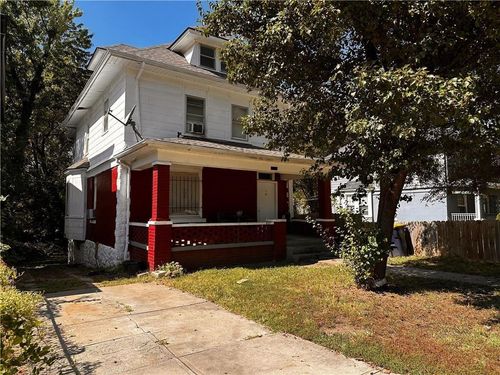 3620 Woodland Ave, Kansas City, MO, 64109-2773 | Card Image