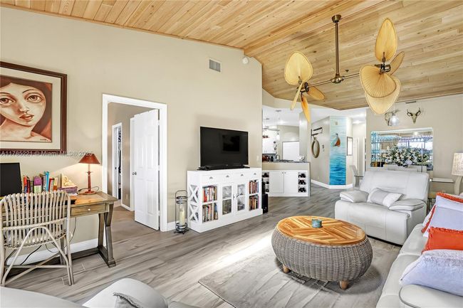 APT-13 - 6121 Se Landing Way, Condo with 3 bedrooms, 2 bathrooms and null parking in Stuart FL | Image 22
