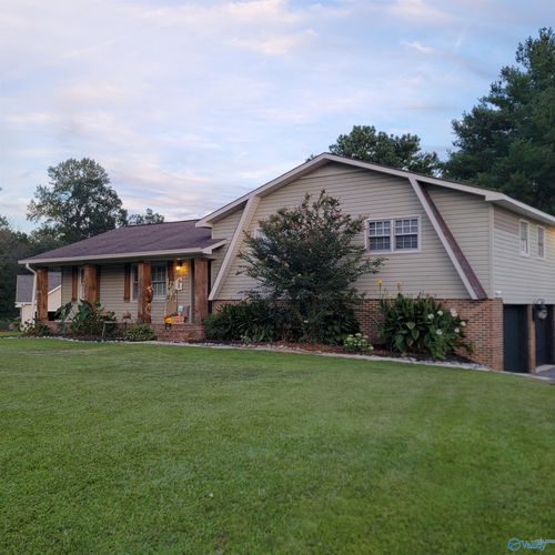 946 Monetro Rd Nw, Arab, AL, 35016-2052 | Card Image