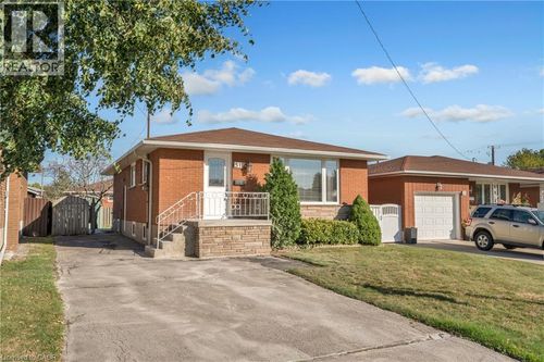 51 Bonaventure Dr, Hamilton, ON, L9C4P4 | Card Image