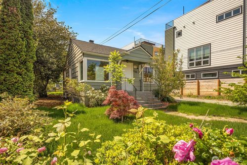 935 N 92nd St, Seattle, WA, 98103-3201 | Card Image