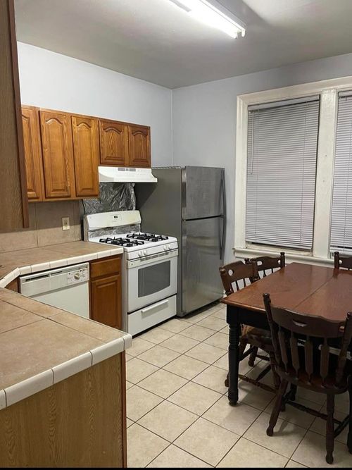 apt-1-275 Manhattan Ave, Jersey City, NJ, 07307-4471 | Card Image