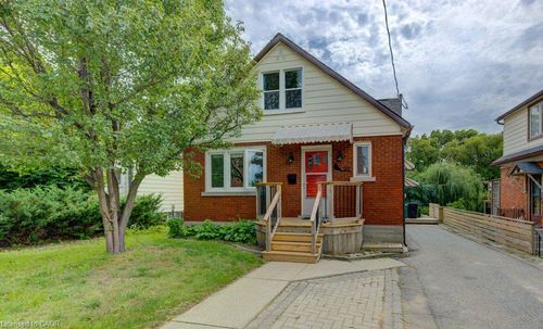 21 Waverly Rd, Kitchener, ON, N2G2E1 | Card Image