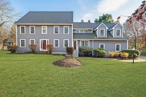 33 Tavern Way, Hanson, MA, 02341-1057 | Card Image