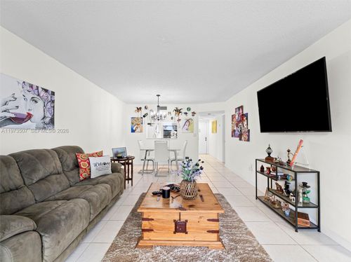 apt-304-901 Colony Point Cir, Pembroke Pines, FL, 33026-2910 | Card Image