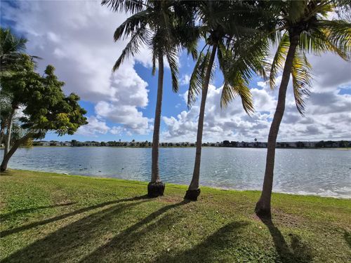 800f-800 Independence Dr, Homestead, FL, 33034-2633 | Card Image