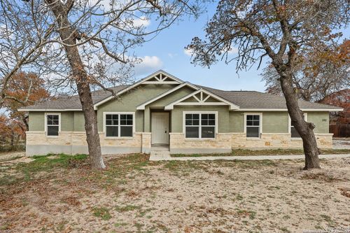 195 Log Cabin Way, Poteet, TX, 78065-2228 | Card Image