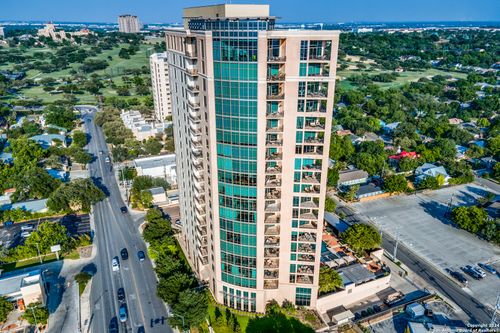 apt-504-4242 Broadway, San Antonio, TX, 78209-6392 | Card Image