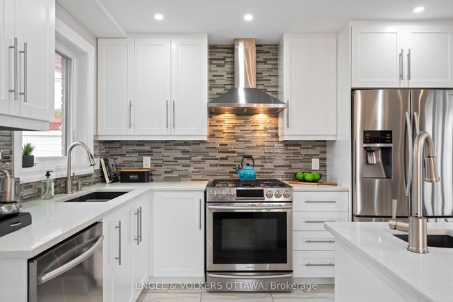 1297 Snowdon St, House other with 4 bedrooms, 2 bathrooms and 3 parking in Ottawa ON | Image 10