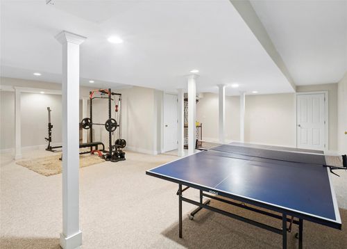 4 Barclay Ct, East Hampton, NY, 11937-3538 | Card Image