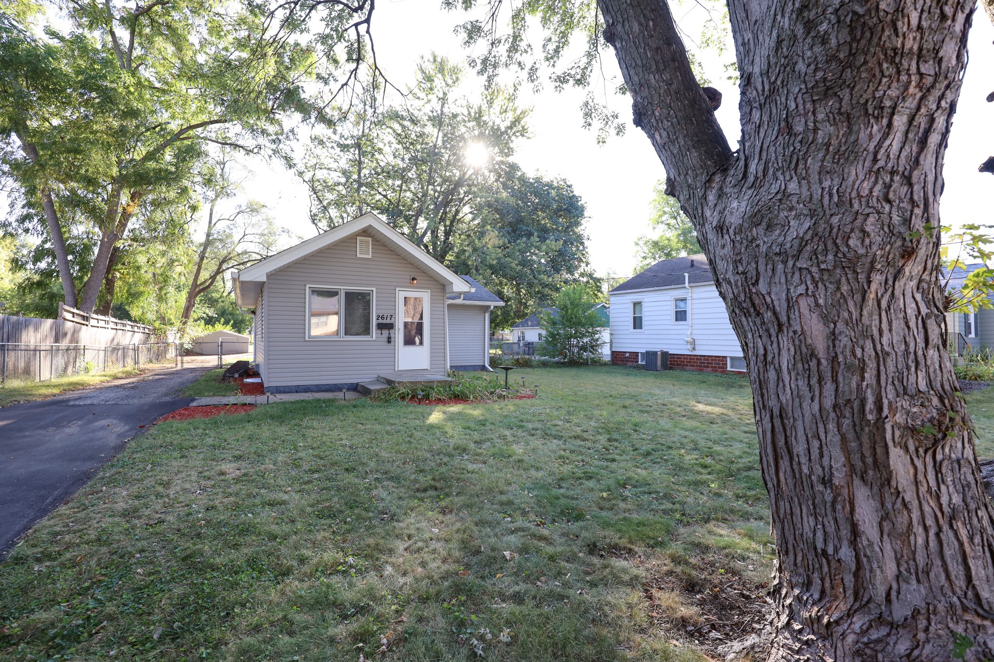 53rd St, Des Moines, IA 50310