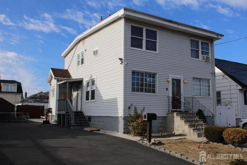 9 Hermann St, Carteret, NJ, 07008-1361 | Card Image