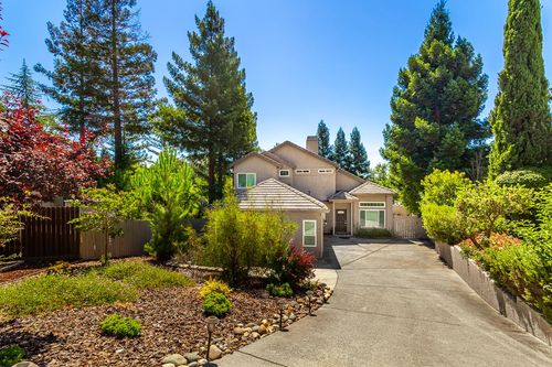 1055 Fox Run Court, Auburn, CA, 95603 | Card Image