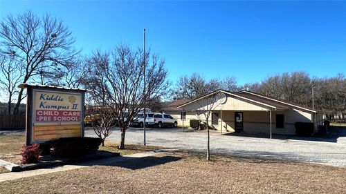 117 N Lillis Ln, Denison, TX, 75020-3536 | Card Image