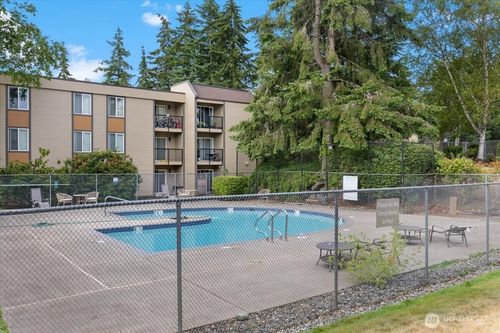 i15-14600 Ne 32nd St, Bellevue, WA, 98007-3692 | Card Image