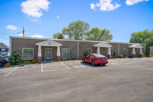 556 N Chancery St, McMinnville, TN, 37110-2052 | Card Image