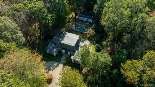 704 Short Beach Rd, Saint James, NY, 11780-4107 | Card Image