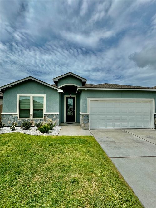 7517 Sable Creek Dr, Corpus Christi, TX, 78414-5637 | Card Image