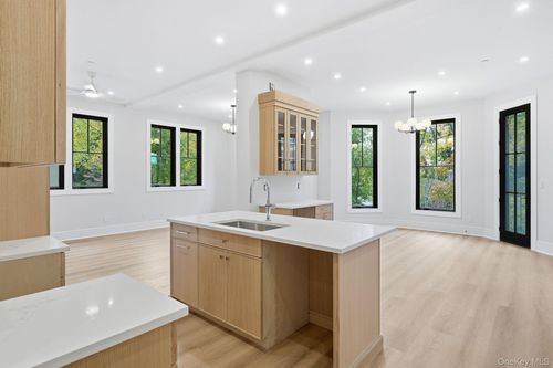 5d-34 Clinton Ave, Dobbs Ferry, NY, 10522-2202 | Card Image