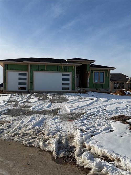 6010 Apache Dr, Shawnee, KS, 66226-2726 | Card Image