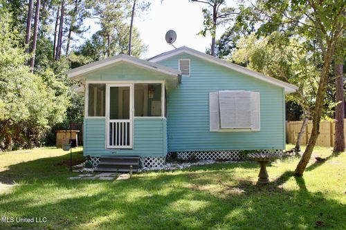 1401 Ash St, Ocean Springs, MS, 39564-9209 | Card Image