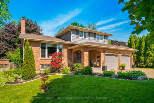 22 Vinemount Dr, Fonthill, ON, L0S1E5 | Card Image