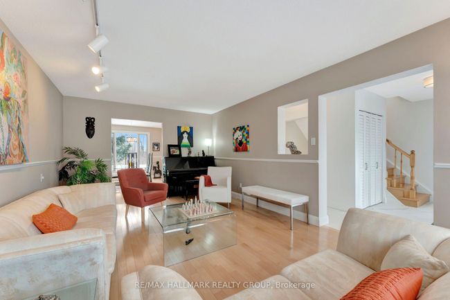 2121 Fillmore Cres, House other with 5 bedrooms, 4 bathrooms and 4 parking in Gloucester ON | Image 6