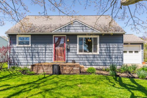 1315 E Broad St, Louisville, OH, 44641-2012 | Card Image